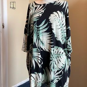 Large lularoe palm tee shirt